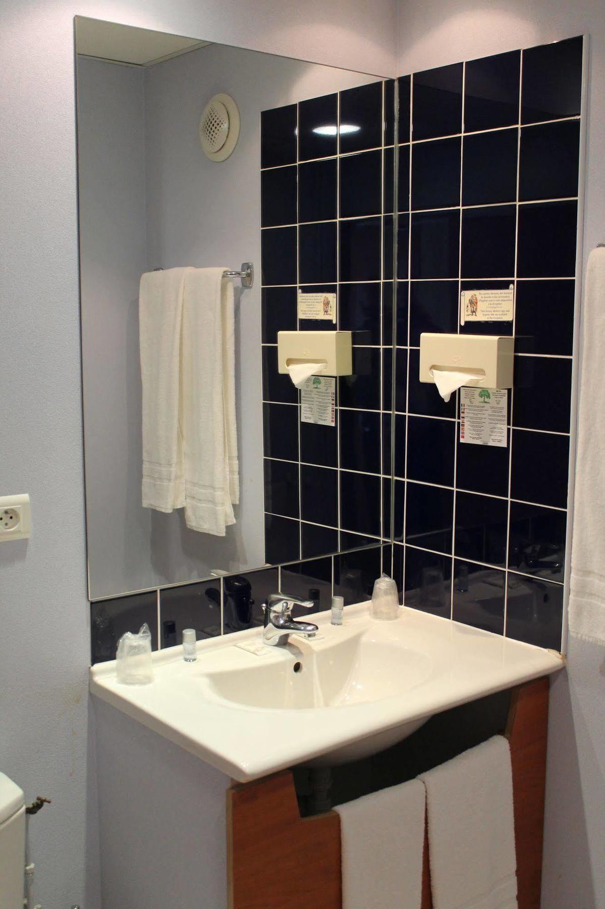 In Situ Hotel Валенсиен Екстериор снимка