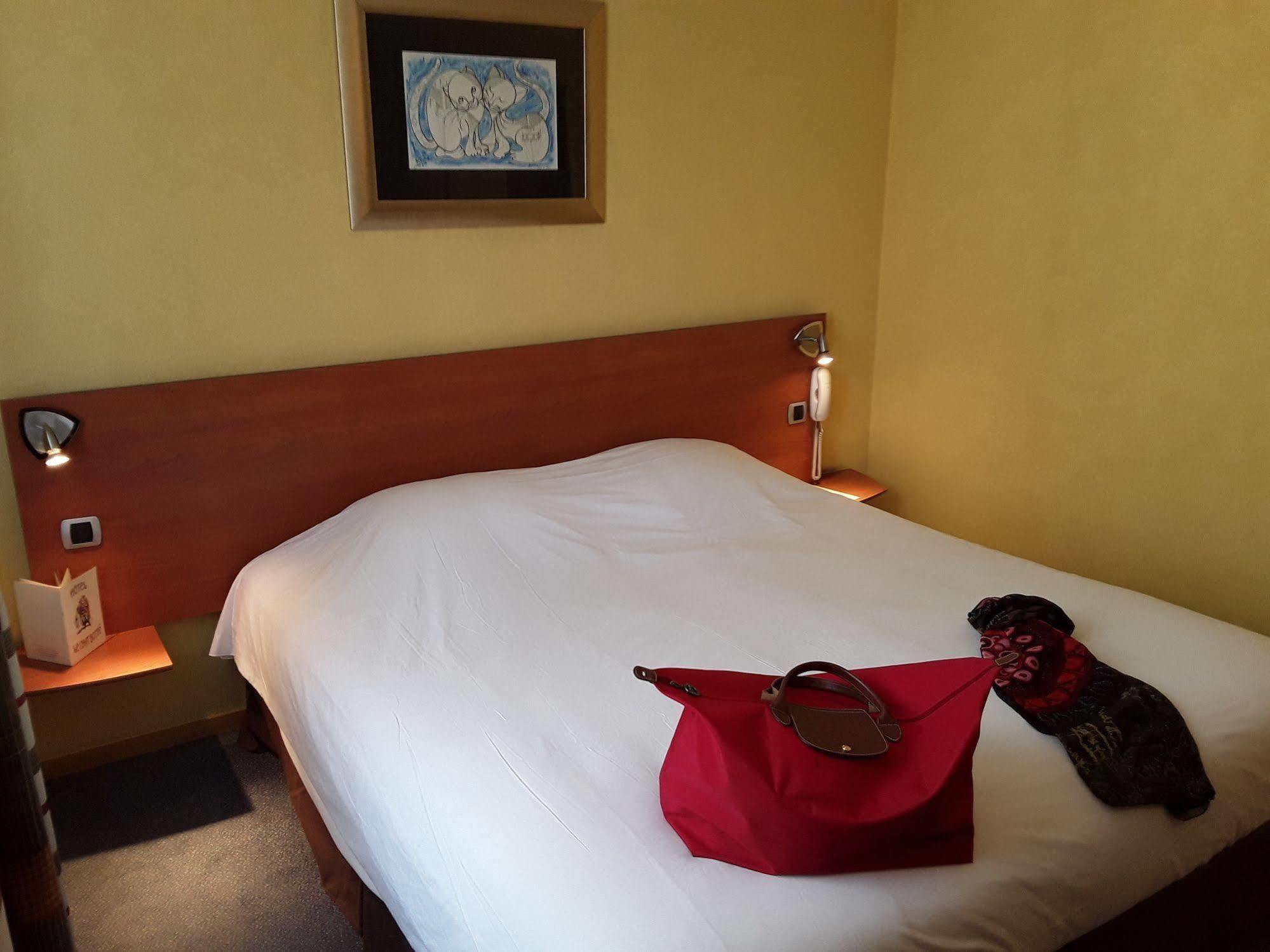 In Situ Hotel Валенсиен Екстериор снимка