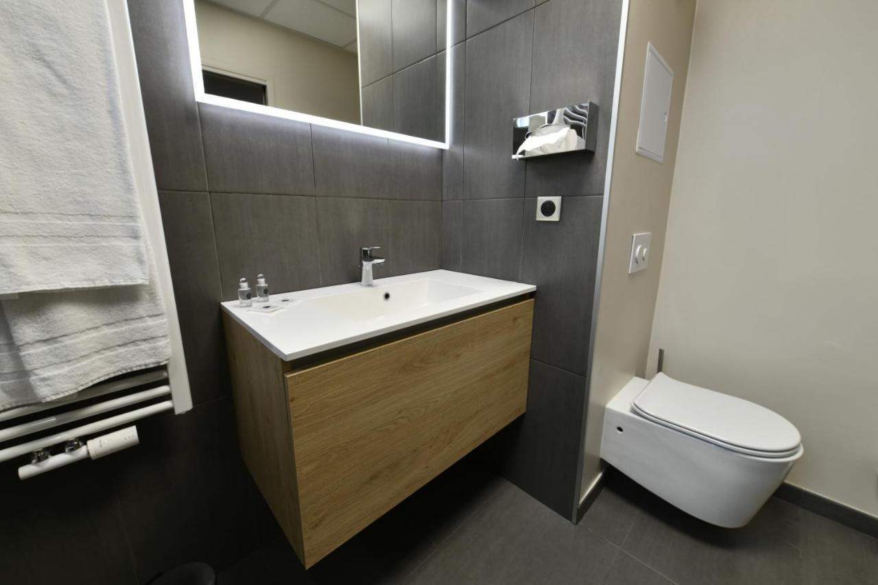 In Situ Hotel Валенсиен Екстериор снимка